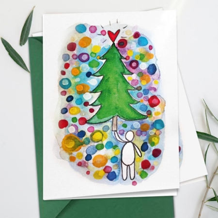 Klappkarte, Aquarell-Weihnachtsmotiv mit grünem Tannenbaum, rotem Herz an der Spitze und bunten Farbpunkten, handgemalt.